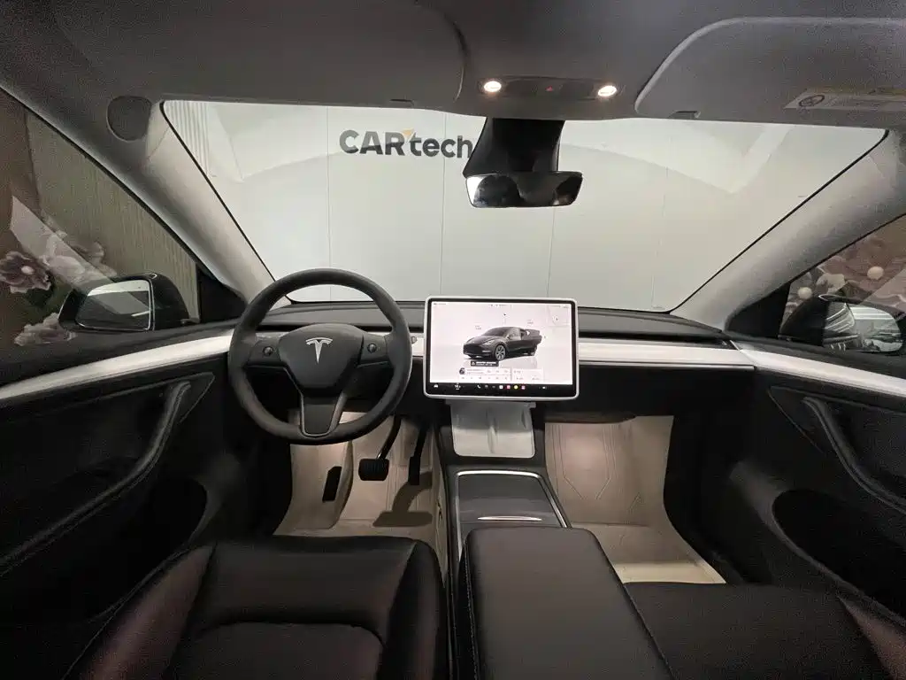 Фото 12 - Tesla Model Y
