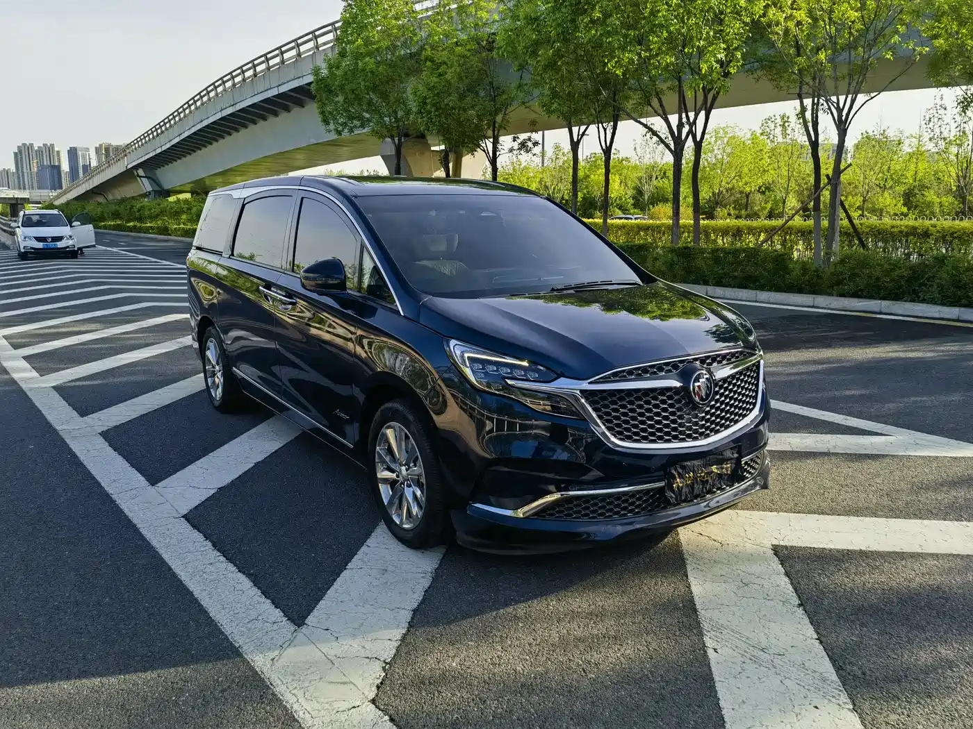 Buick GL8 2021 Avenir Aivia 4-Seater Prestige Edition фото 3