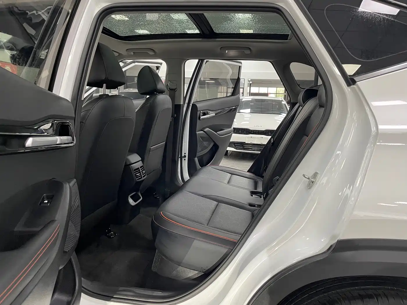 Kia Seltos 2023 1.5L CVT Luxury Edition фото 6