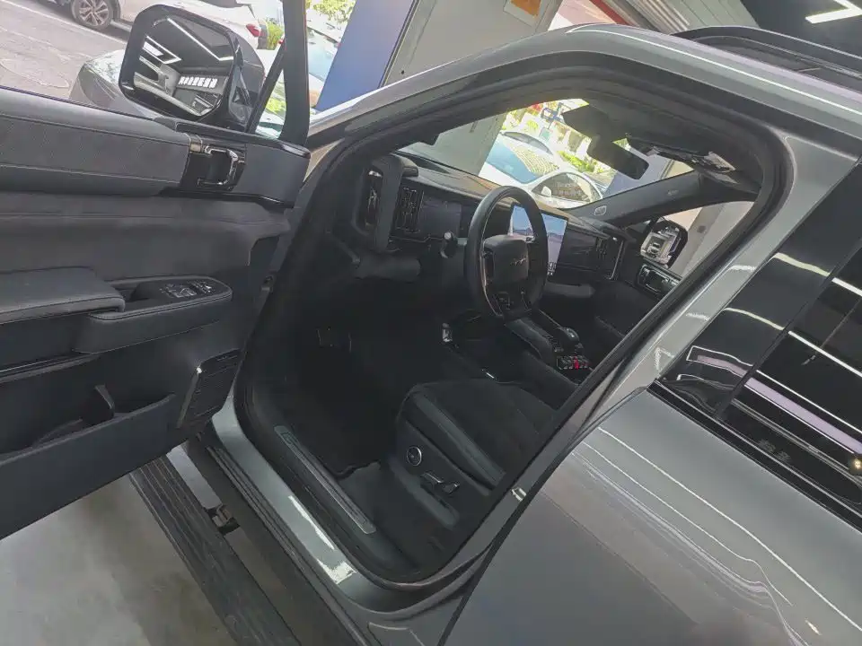 Photo 5 - Fang Cheng Bao Leopard 5
