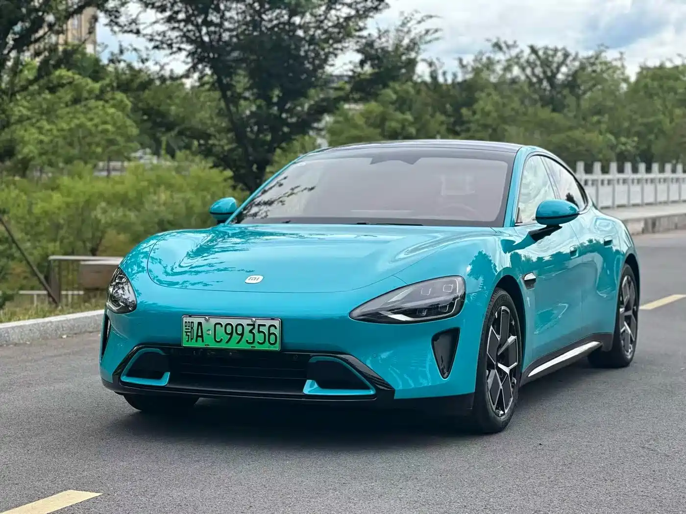 Xiaomi SU7 2024