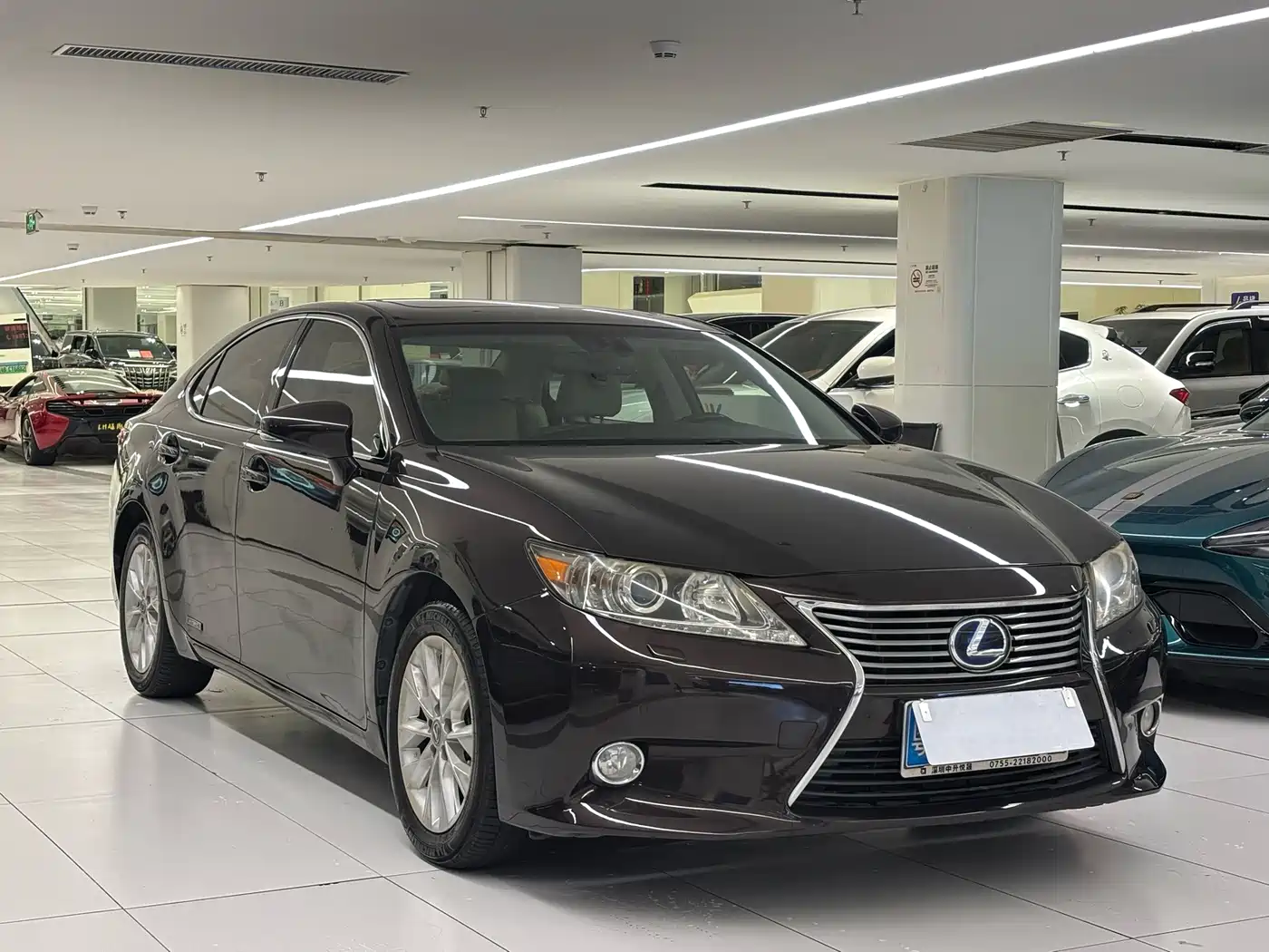 Фото 3 - Lexus ES