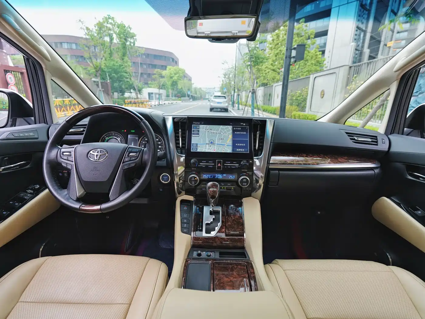 Toyota Alphard 2020 Hybrid 2.5L Luxury Edition фото 9