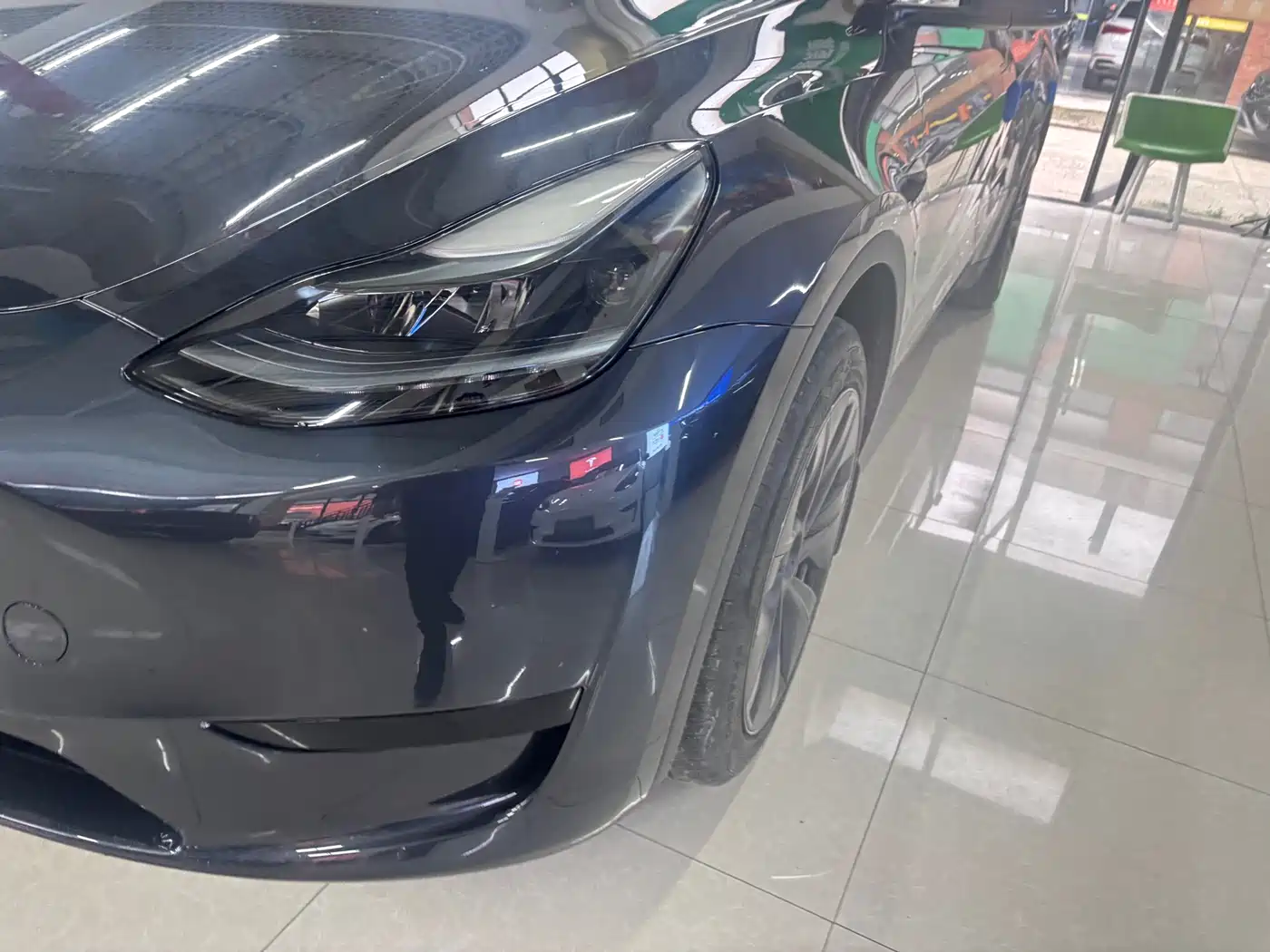 TESLA MODEL Y