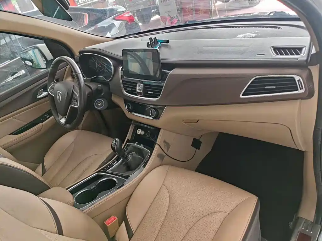 Фото 3 - Baojun 730