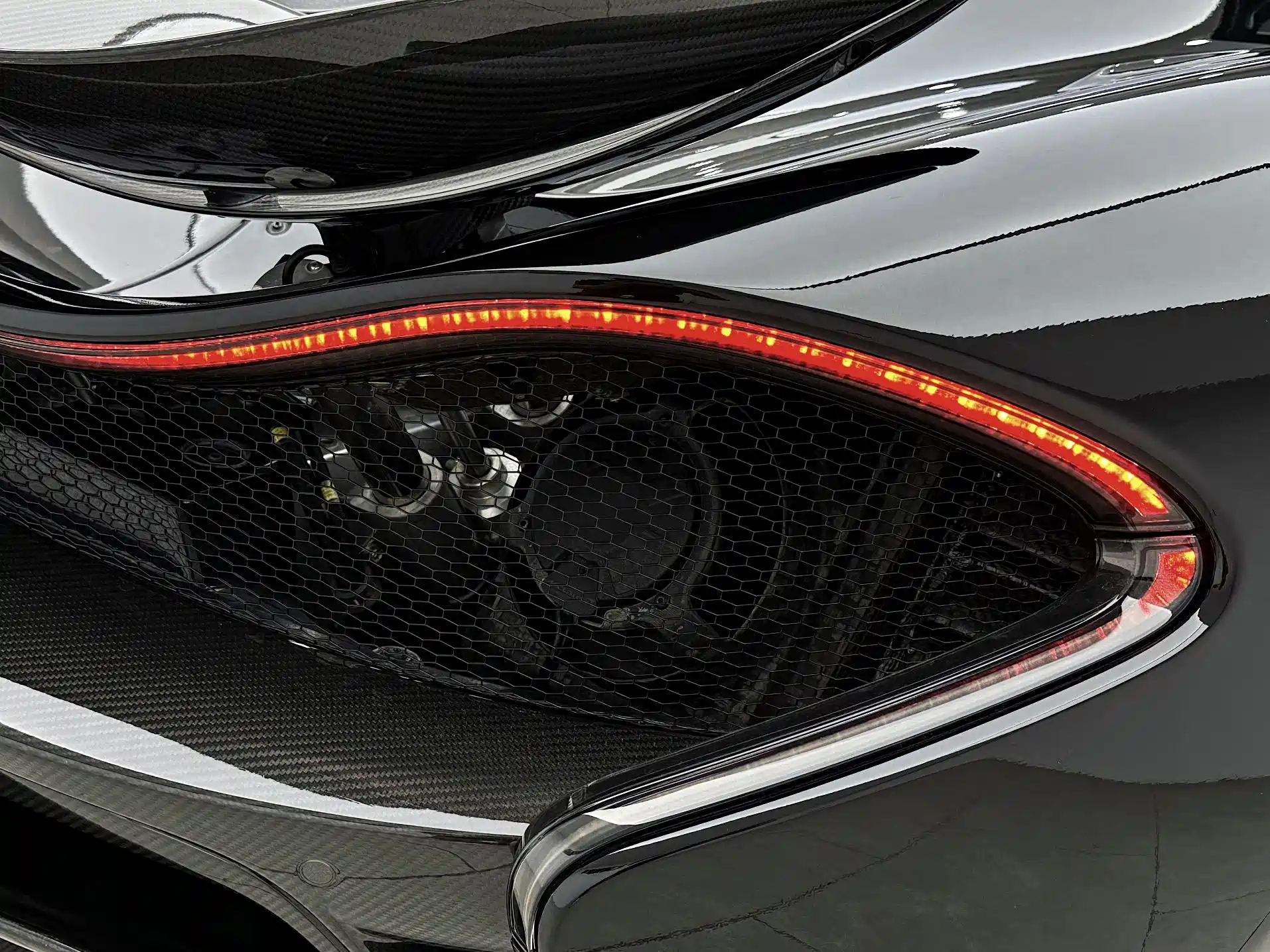 Photo 18 - McLaren P1
