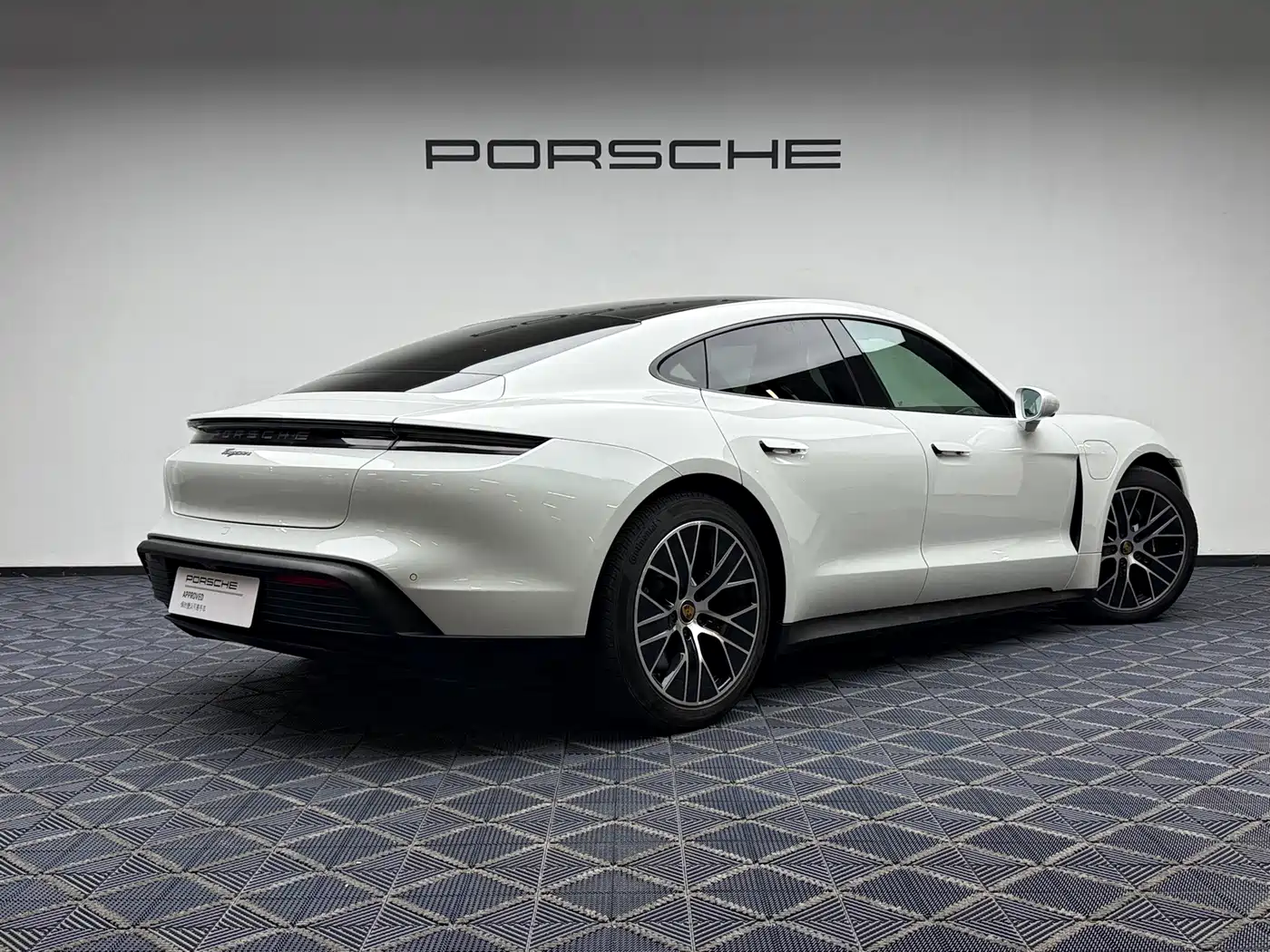 Porsche Taycan 2021 2020 Taycan