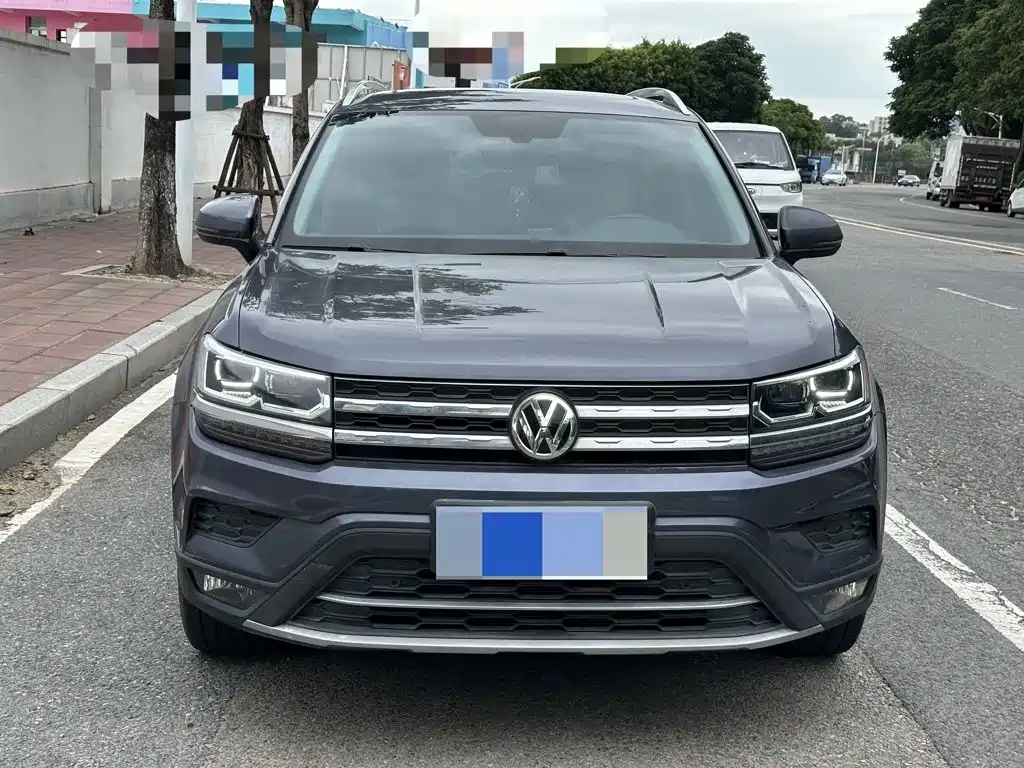 Фото 2 - Volkswagen Tharu