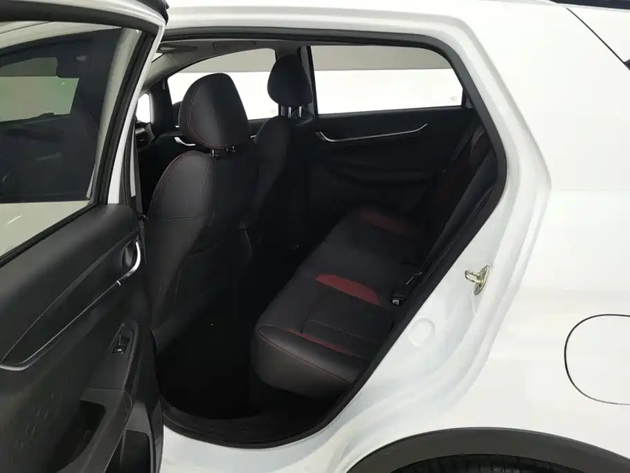 Фото 11 - Geely Vision X3