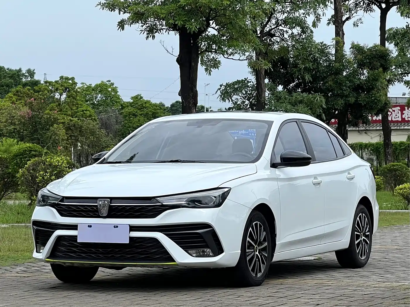 Roewe i5 2021 1.5L CVT Platinum Edition