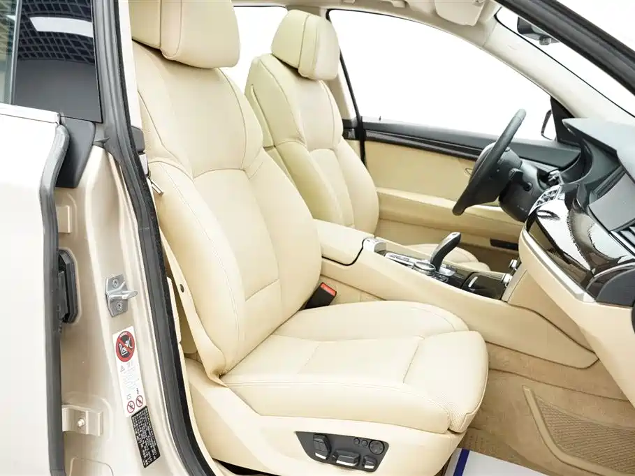 BMW 5 Series GT 2013 535i xDrive Luxury фото 27
