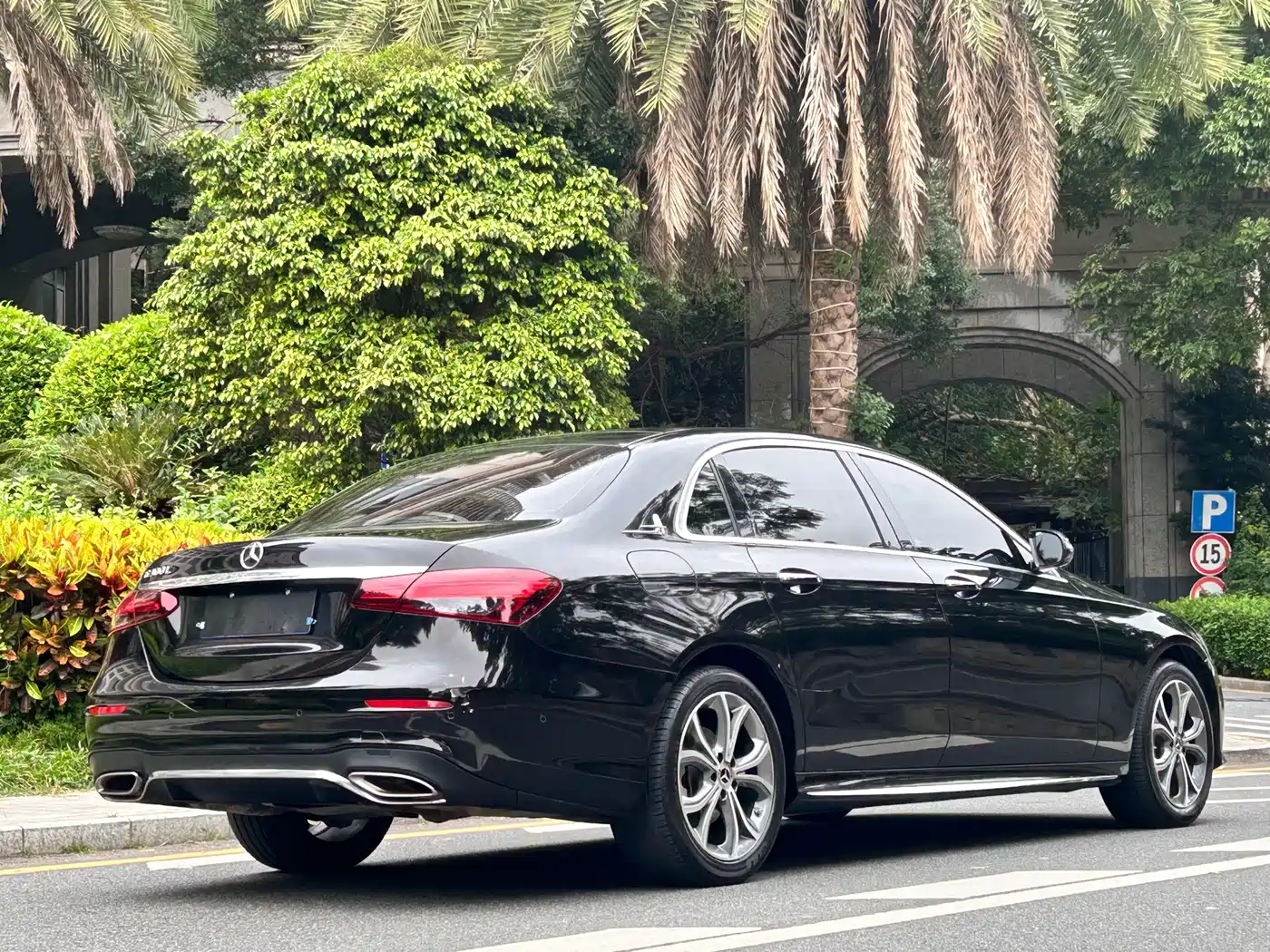 Mercedes-Benz E-Class 2021 E 300 L Fashion фото 4