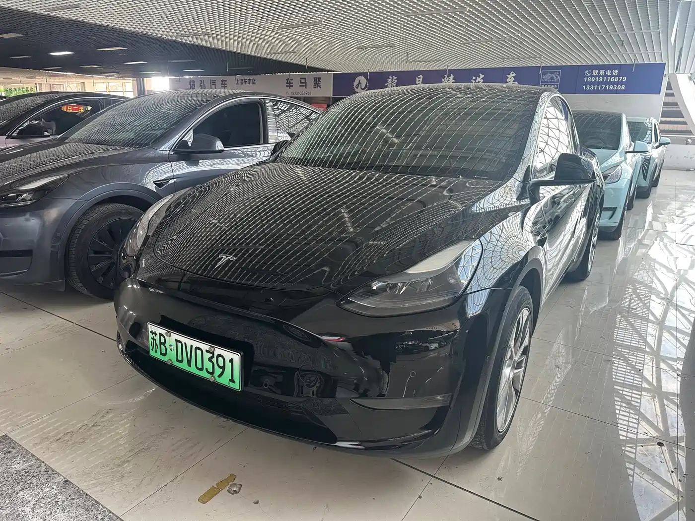 TESLA MODEL Y
