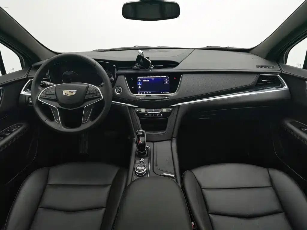 Photo 5 - Cadillac XT5