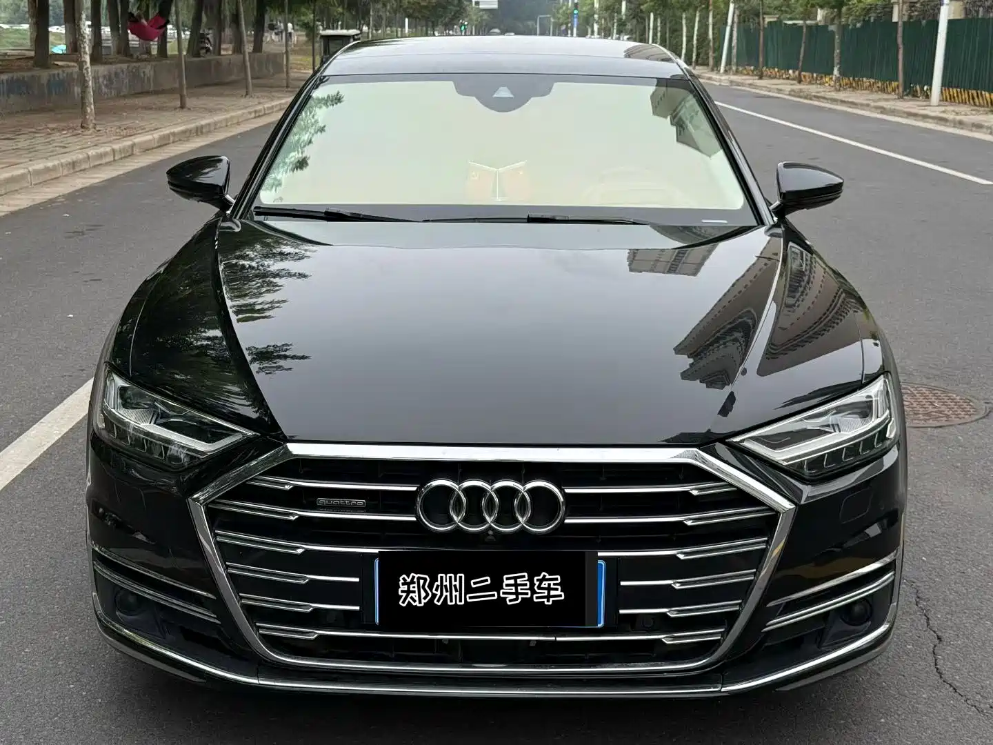 Фото 2 - Audi A8