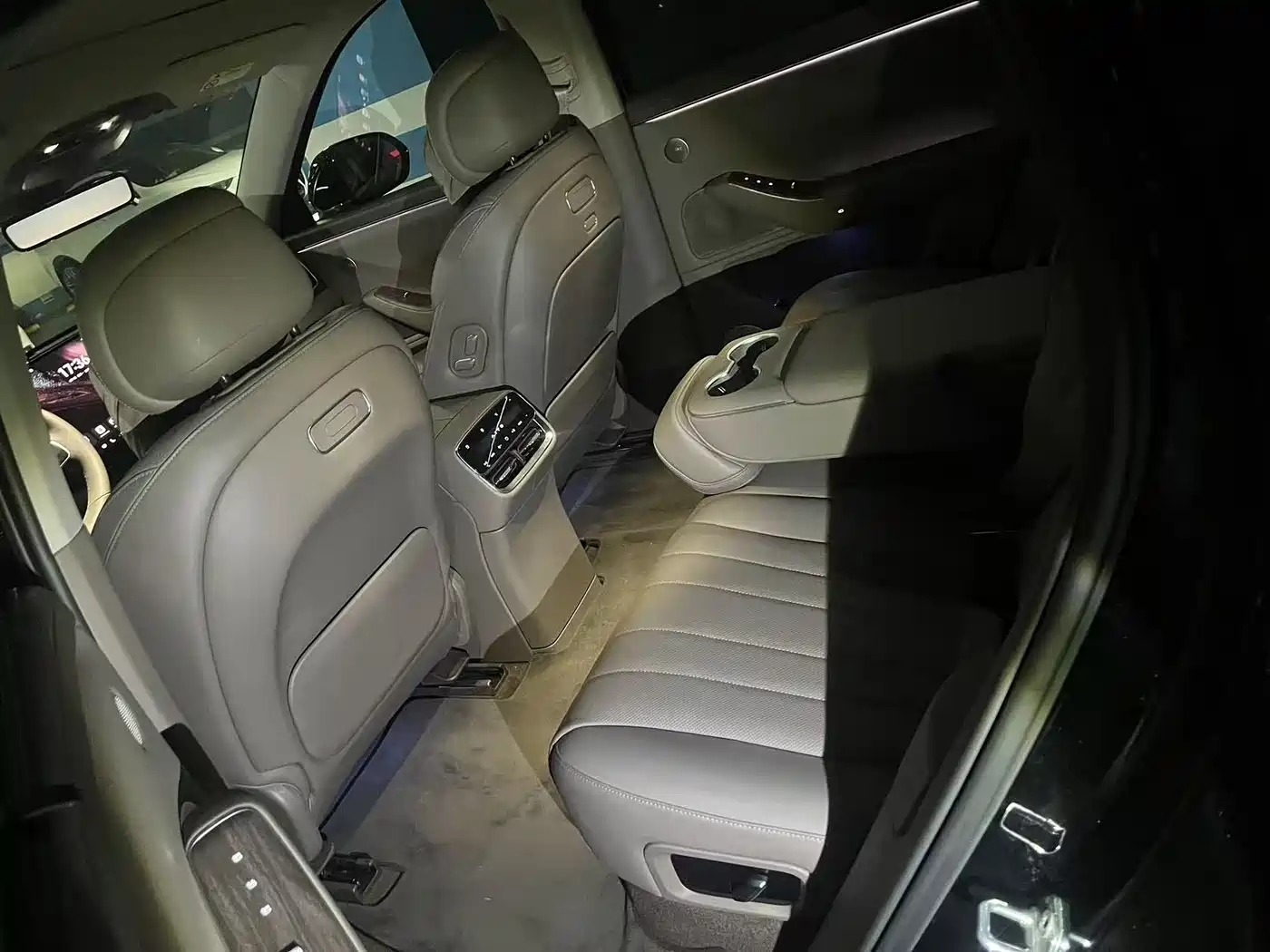 AITO Wenjie AITO M7 2026 Extended Range Ultra AWD 5-Seater фото 5
