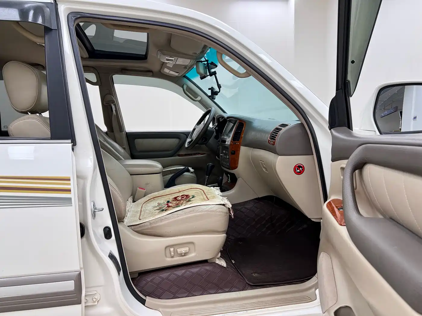 Toyota Land Cruiser 2005 Model 4.7L Automatic VX-R Luxury DVD Edition фото 13