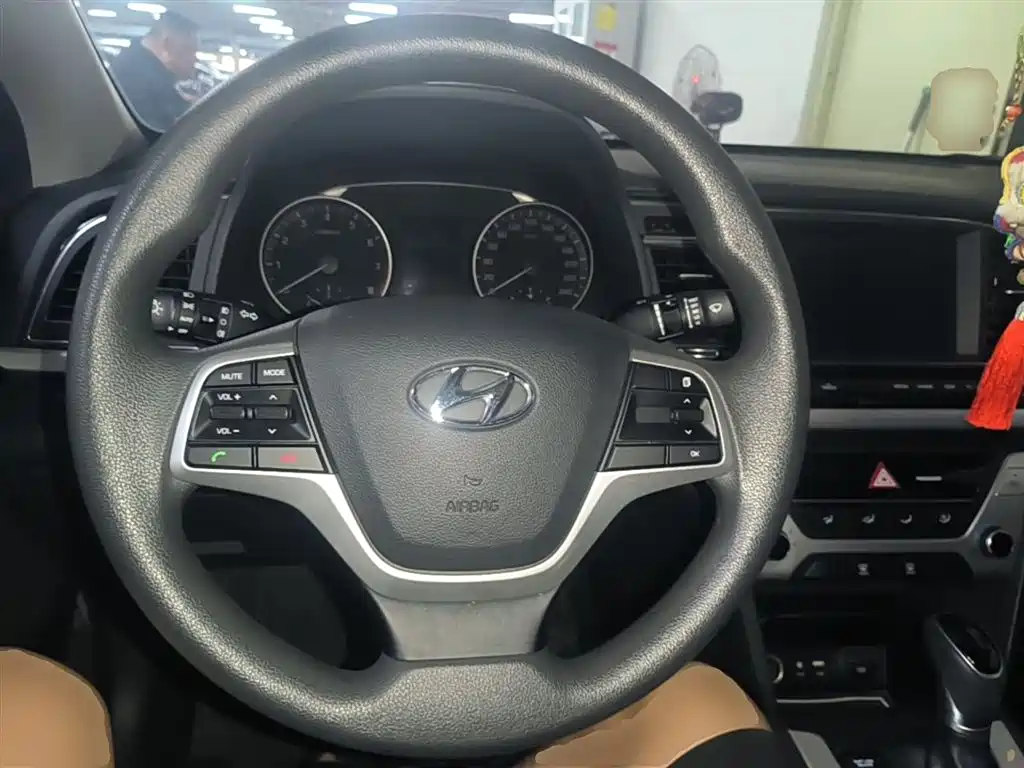 Hyundai Elantra 2018 1.6L Automatic 15th Anniversary Special Edition фото 11
