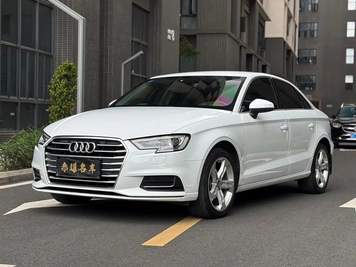 Audi A3 2019 Limousine 35 TFSI Progressive China VI