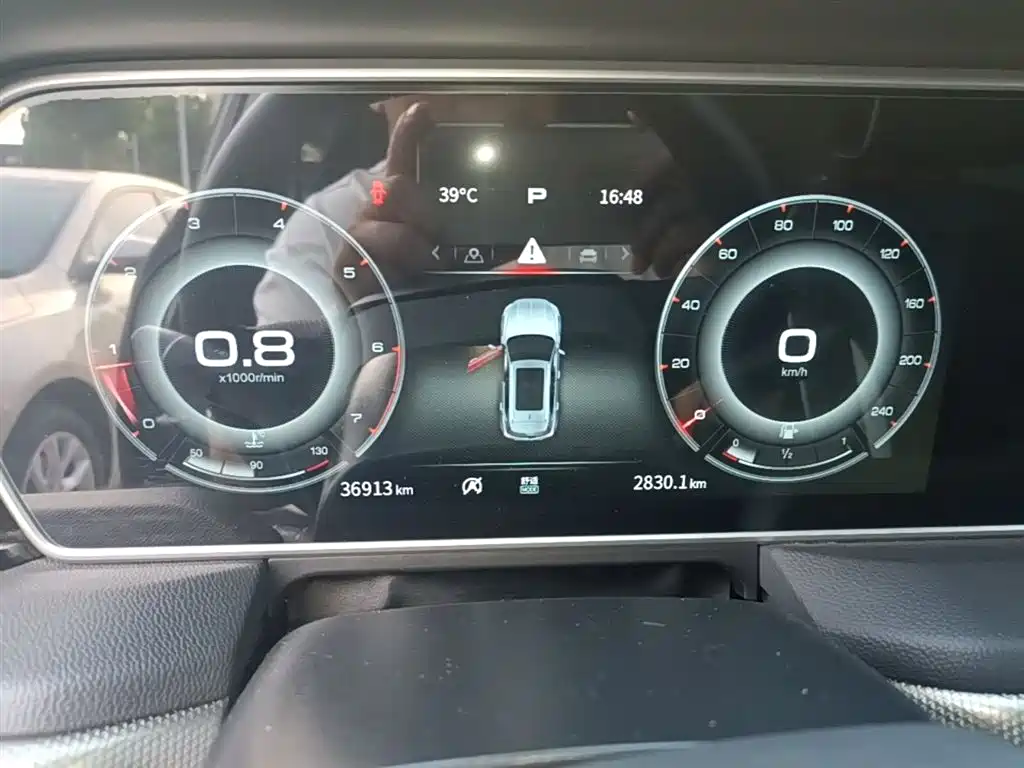 Hongqi HS5 2022 Facelift 2.0T Smart Flag Enjoyment Edition фото 12