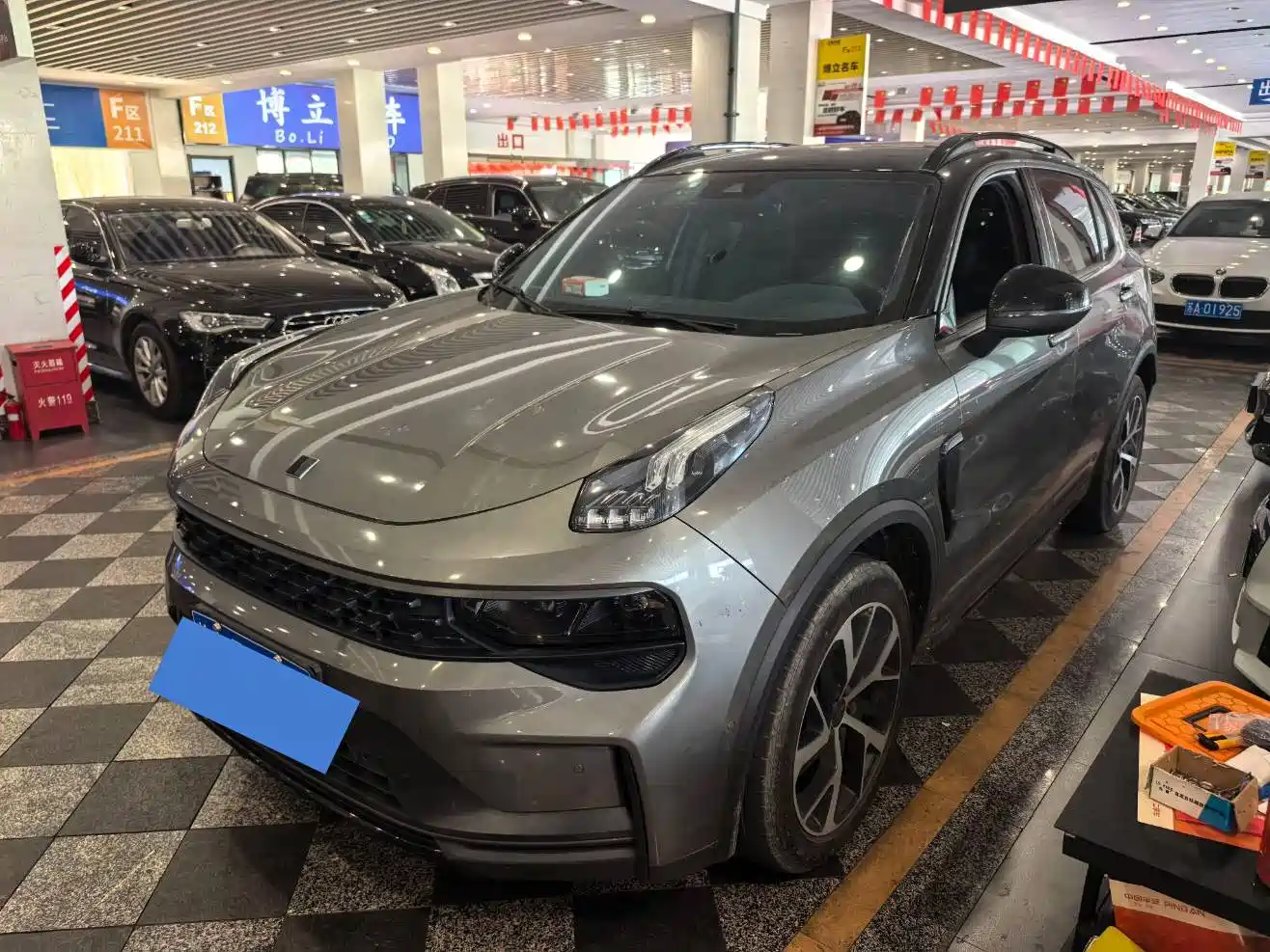 Photo 1 - Lynk & Co 01