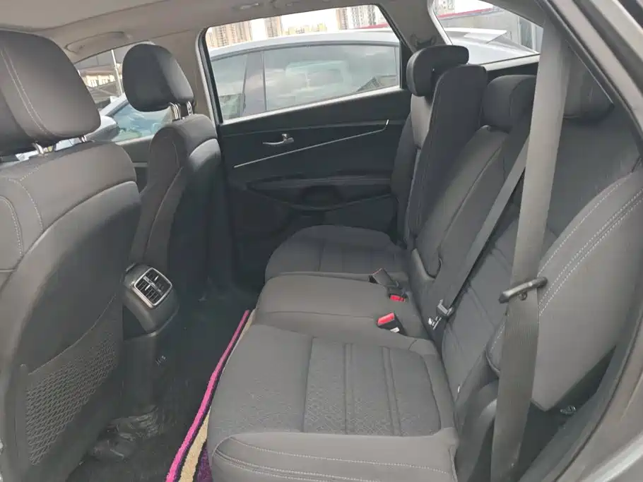 Kia Sorento 2015 2015 Sorento L 2.0T Gasoline 4WD Sport 7-seater China IV