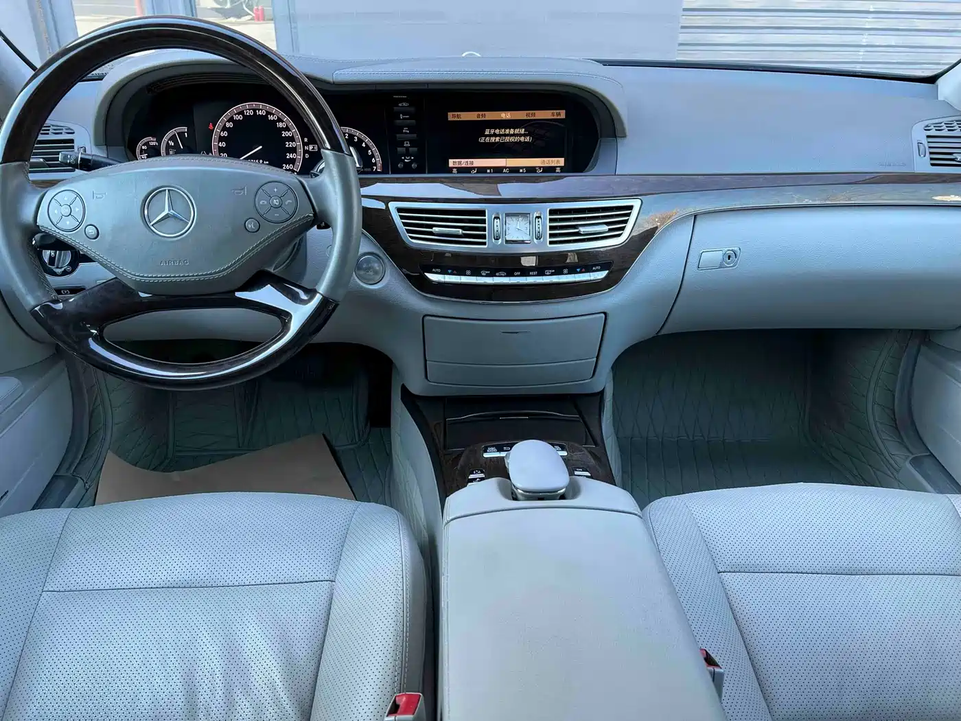 Mercedes-Benz S-Class 2012 S 300 L Luxury Grand Edition фото 14