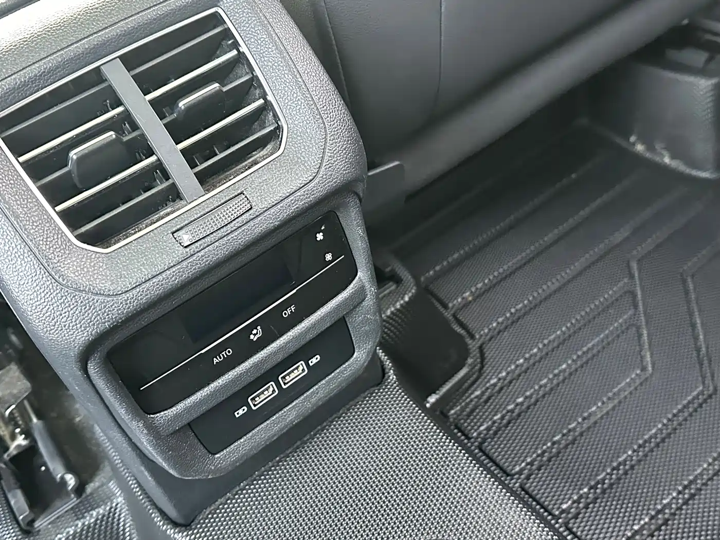 Volkswagen Tayron 2021 380TSI 4WD Luxury Smart Connect Pro фото 14