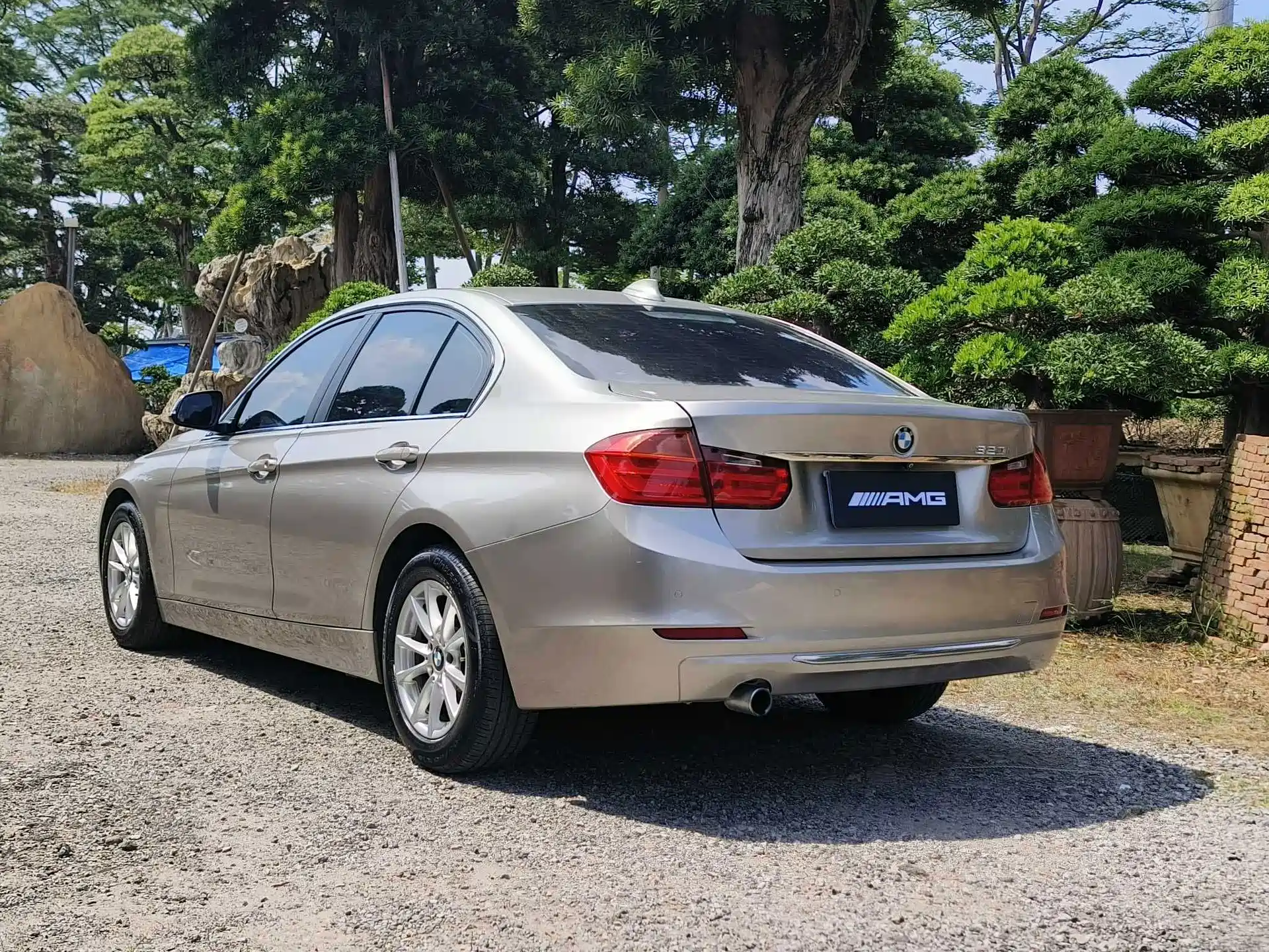 Photo 12 - BMW 3 Series