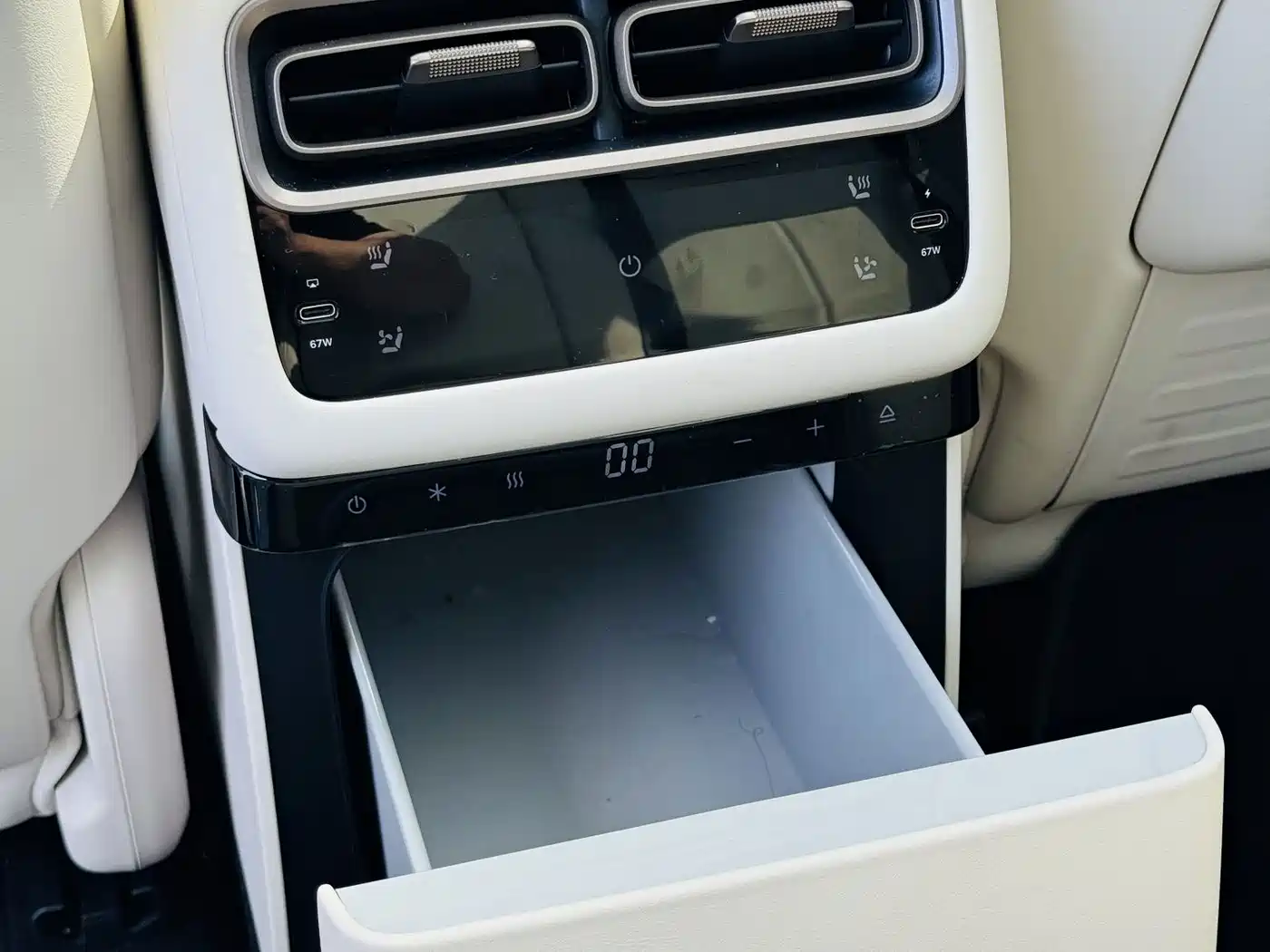 Li Auto i6 2026 2025 2WD Base Model
