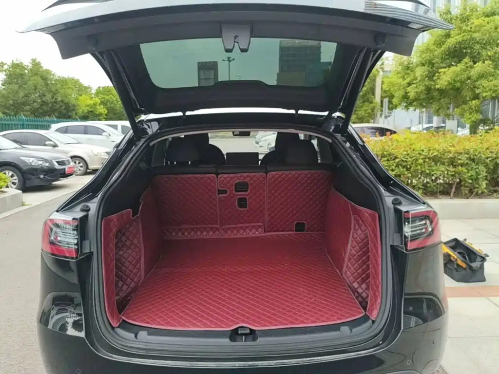 Фото 19 - Tesla Model Y