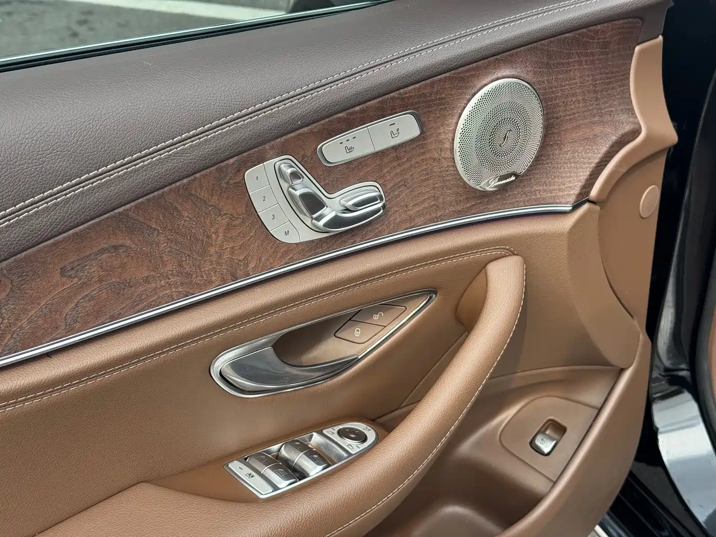Mercedes-Benz E-Class 2022 E 300 L Luxury фото 5