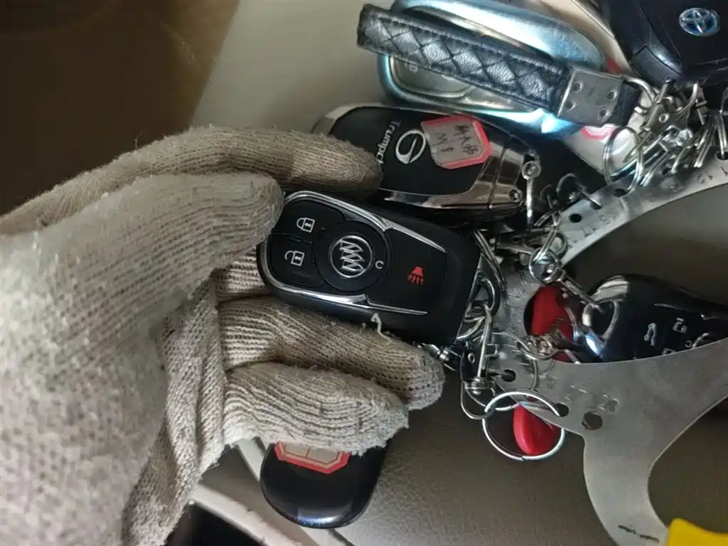 Buick GL8 2017 ES 28T Comfort Type China V фото 9