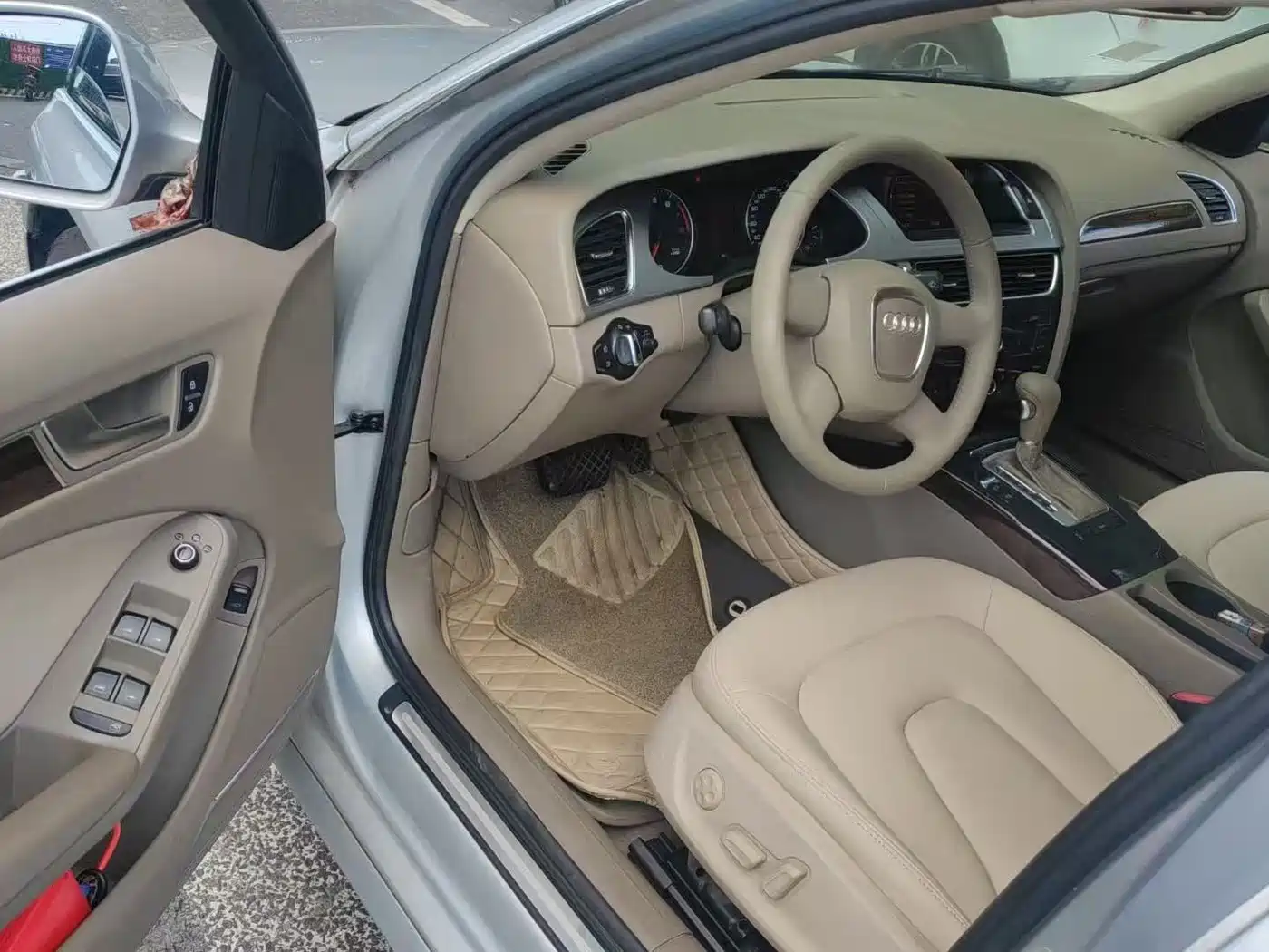 Audi A4L 2011 2011 2.0 TFSI Standard