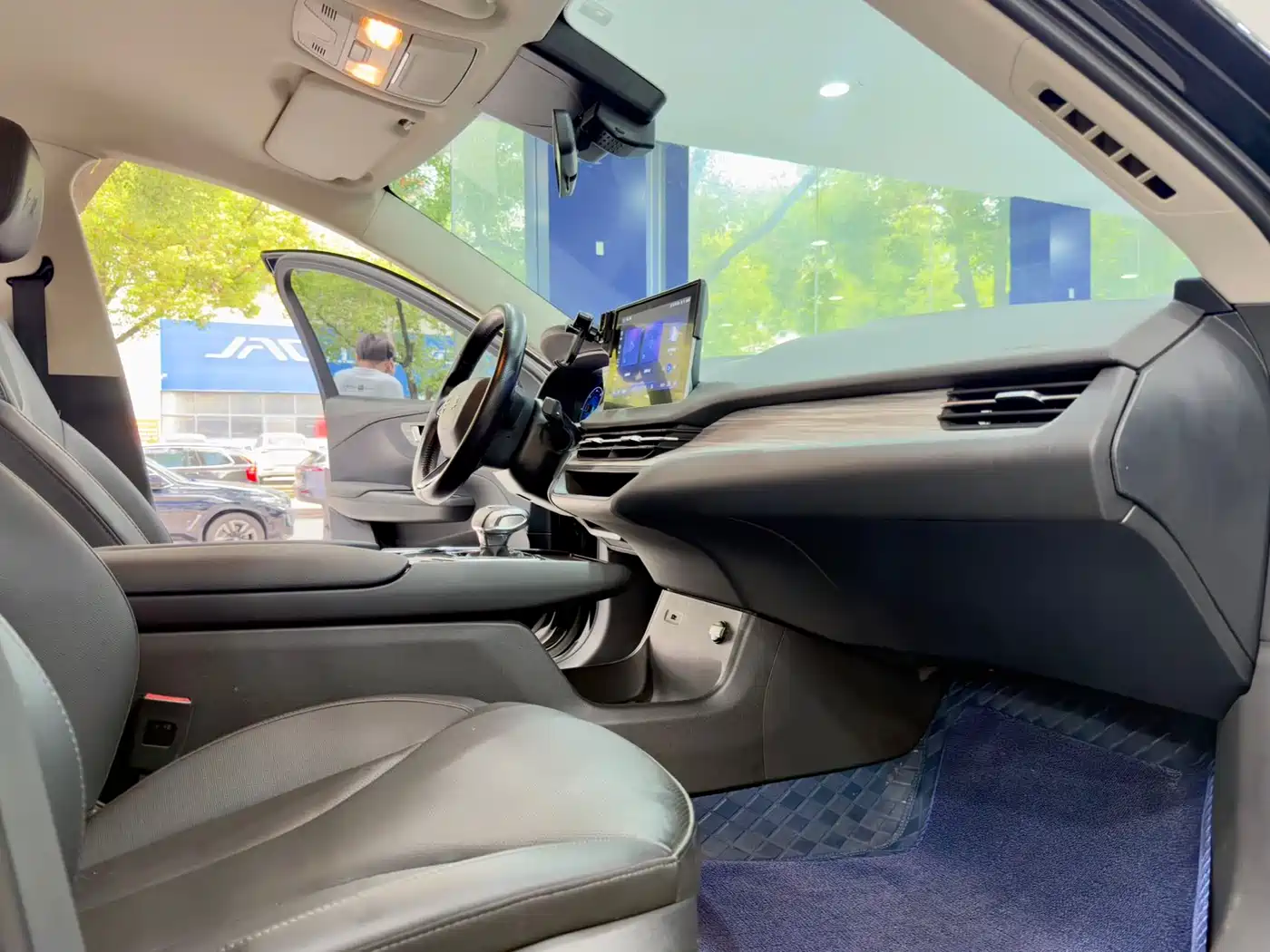 Hongqi E-QM5 2024 560km PLUS фото 12