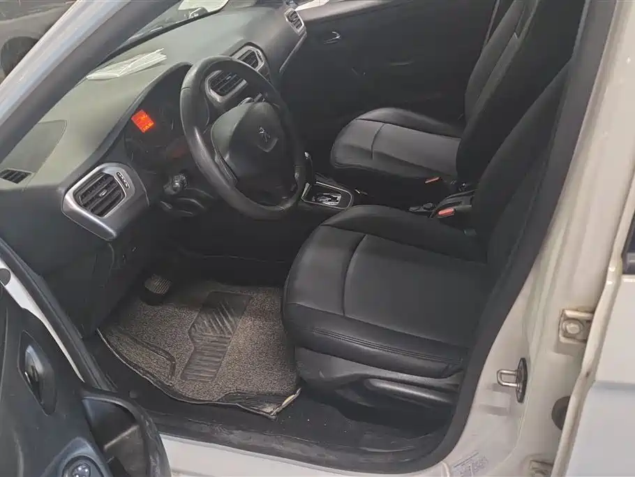 Peugeot 301 2014 1.6L Automatic Comfort Edition фото 9