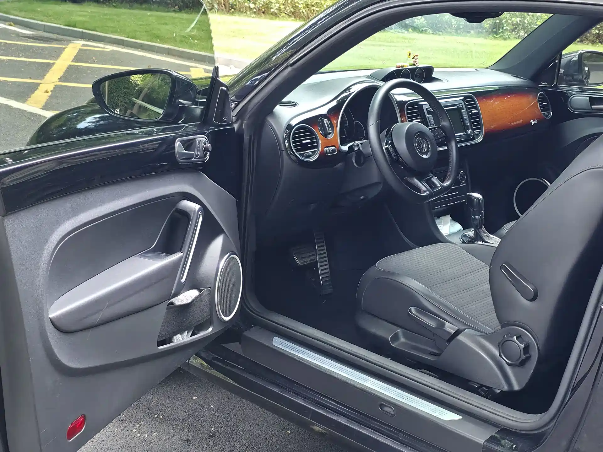 Photo 16 - Volkswagen Beetle