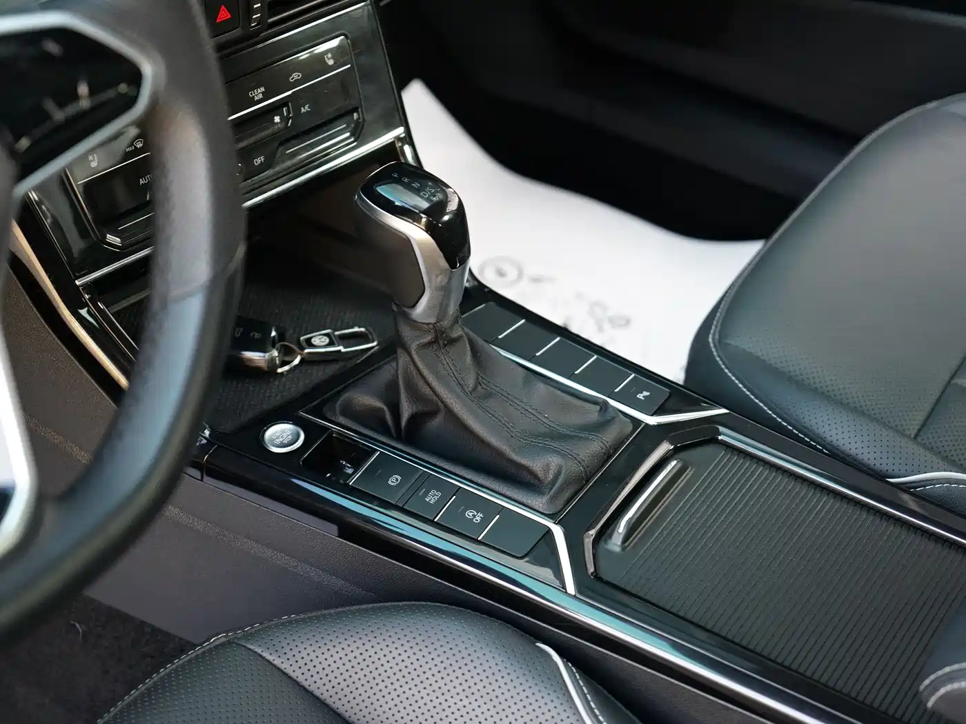 Volkswagen Passat 2024 330TSI Elite Edition фото 15