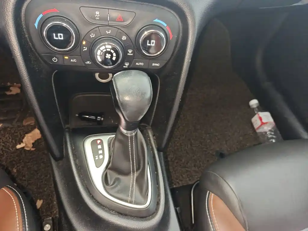 Fiat Viaggio 2014 2015 1.4T Auto Sport Edition