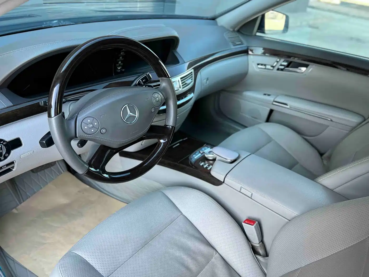 Mercedes-Benz S-Class 2012 S 300 L Luxury Grand Edition фото 10