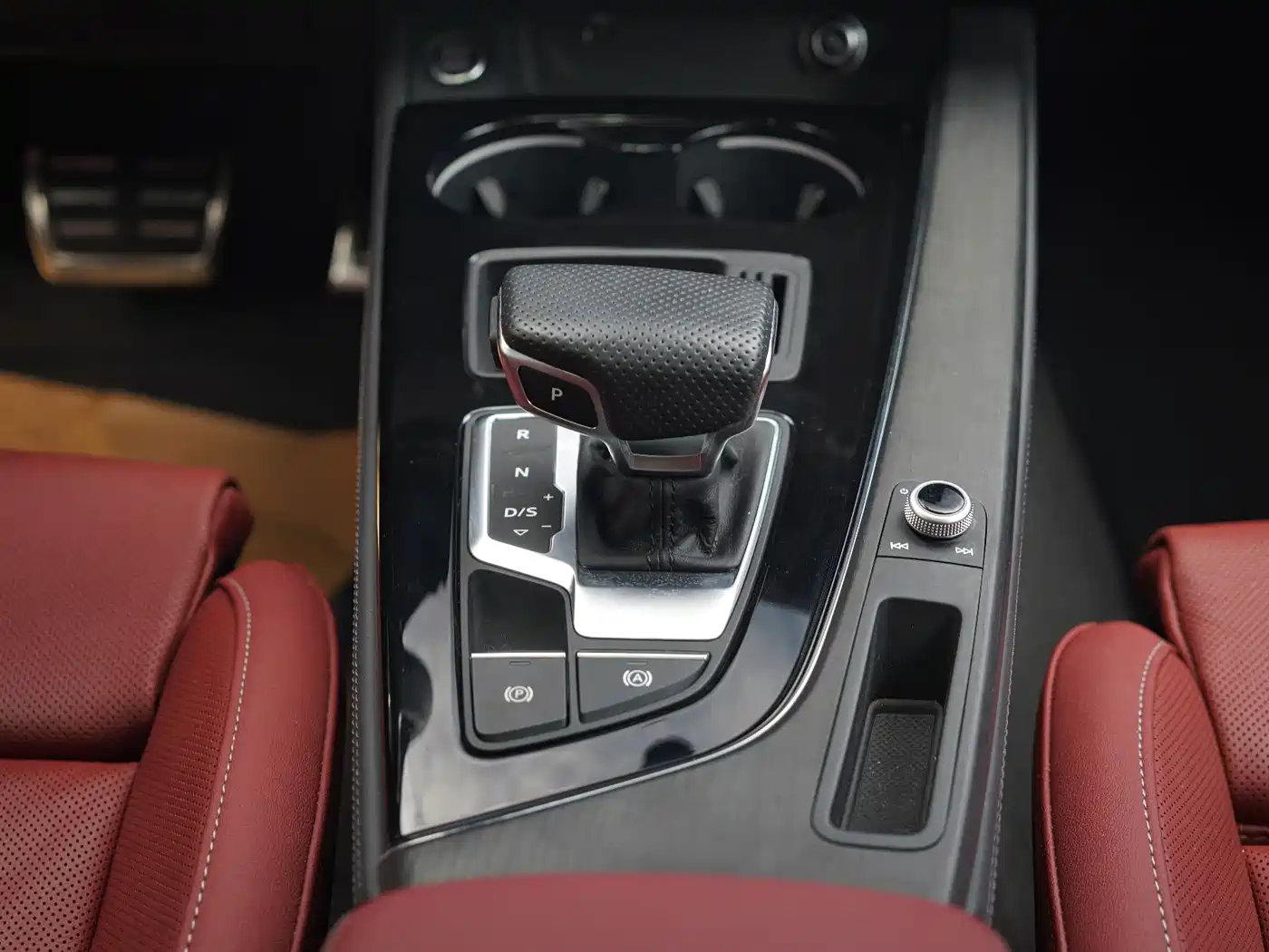 Audi A4L 2024 40 TFSI Luxury Dynamic фото 16