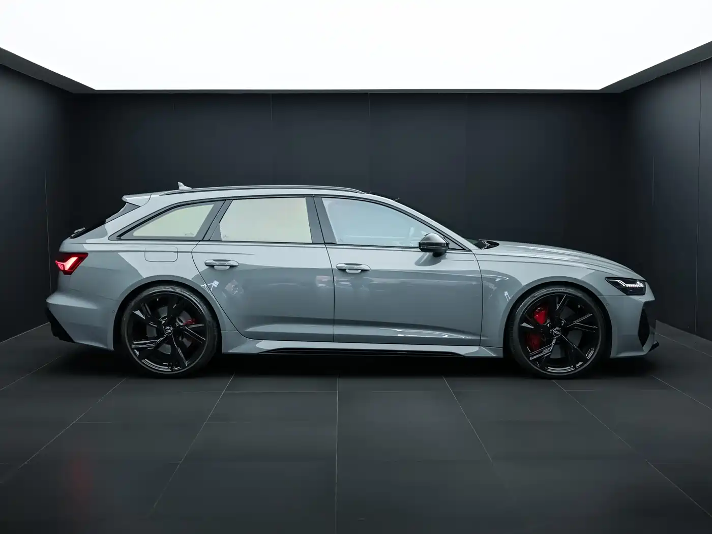 Audi RS 6 2021 RS 6 4.0T Avant фото 3