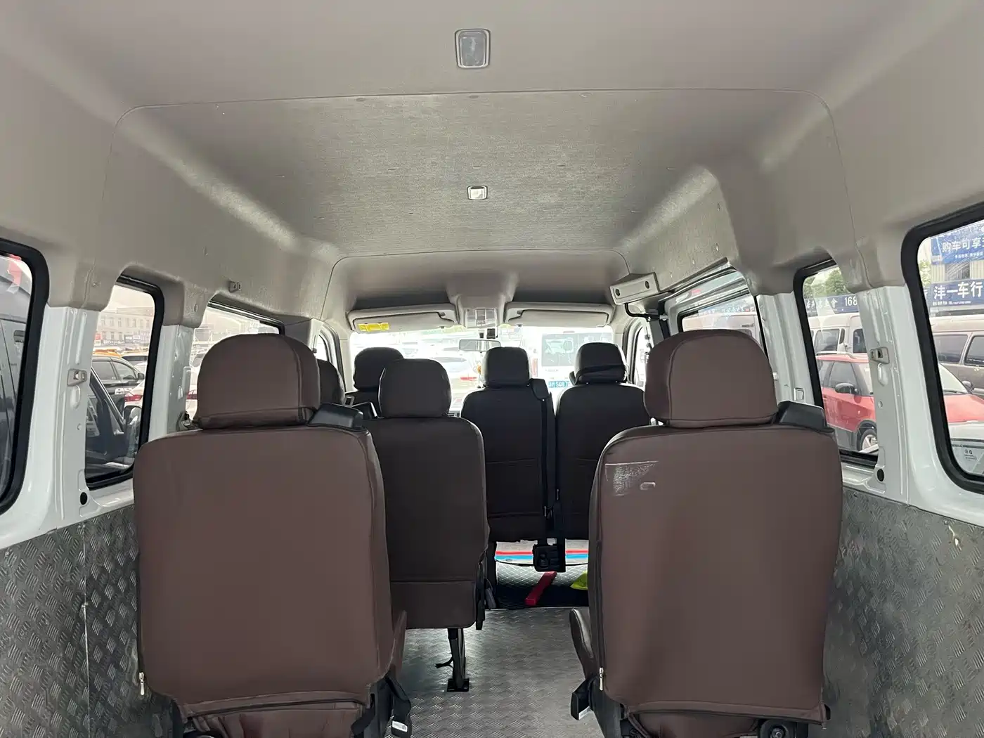 SAIC Maxus Xintu V80 2021 2.0T Manual Classic Aoyuntong 139PS Medium Wheelbase Medium Roof 6/7/8/9 Seater фото 8