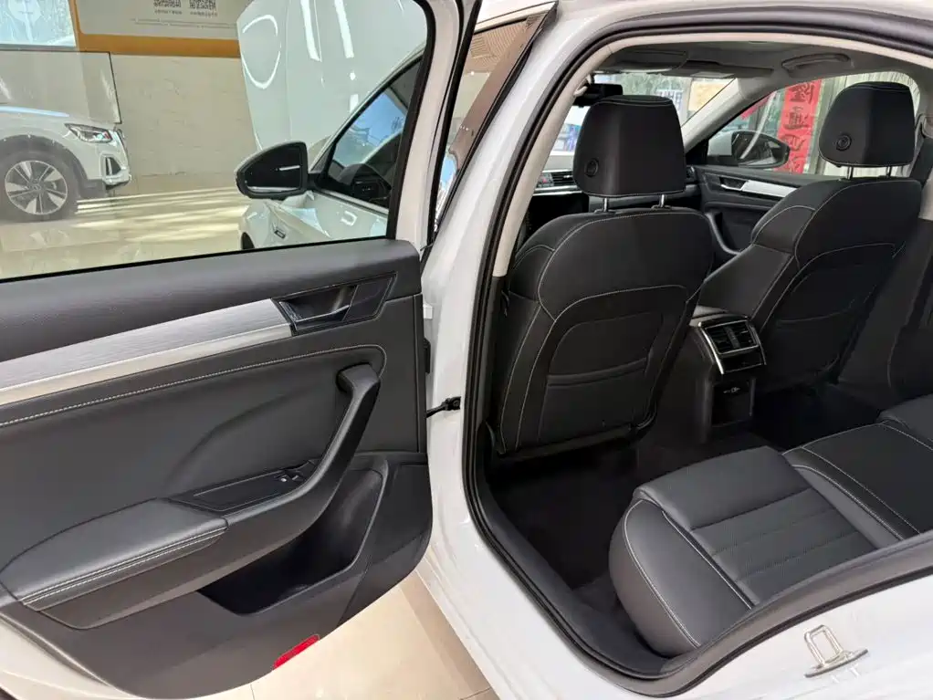 Škoda Superb 2024 2023 Facelift TSI280 DSG Premium Edition