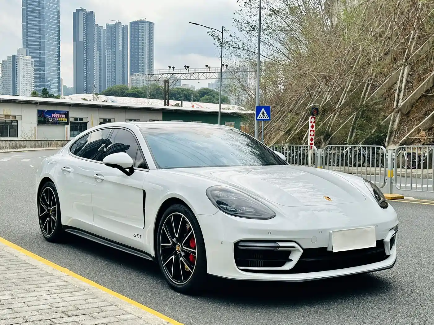 Porsche Panamera 2023 Panamera GTS 4.0T фото 3