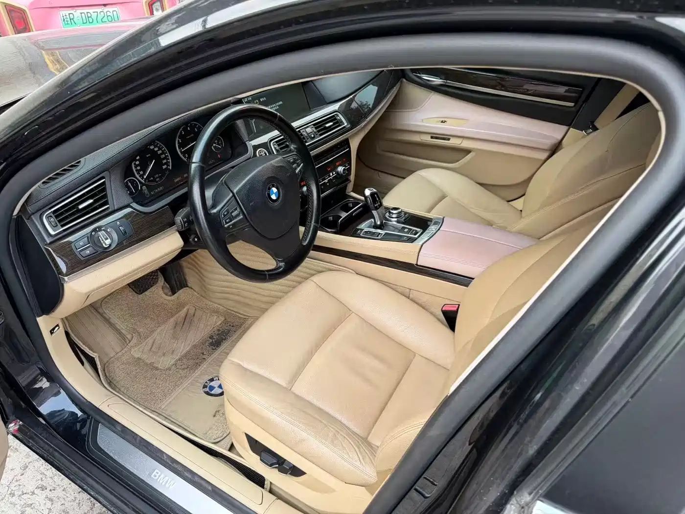 BMW 7 Series 2011 740Li Steinway Limited Edition фото 15