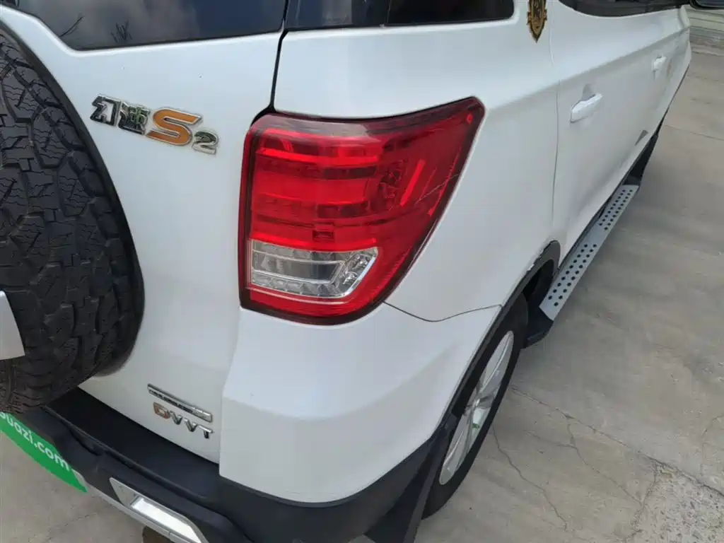 BAIC Huansu S2 2016 2016 1.5L Manual Startup Edition China IV