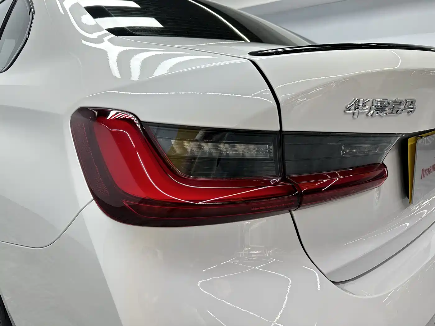 BMW 3 Series 2024 325Li M Sport Shadowline Package фото 9