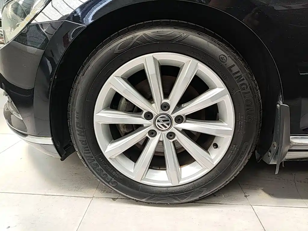Фото 23 - Volkswagen Magotan