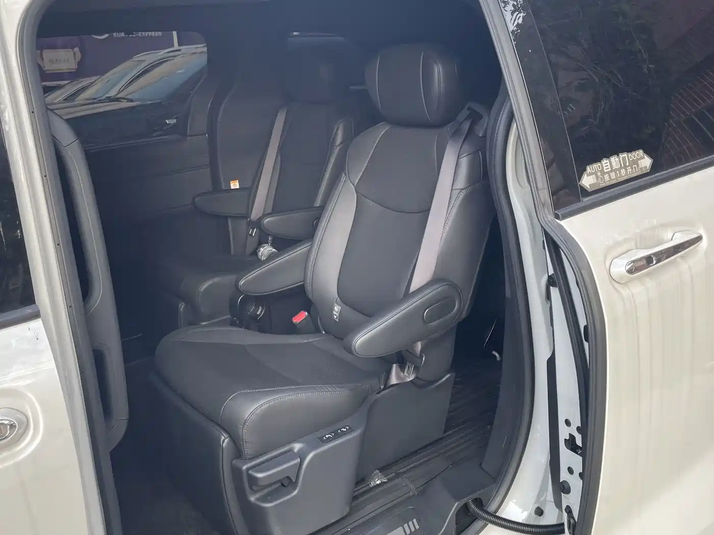 Toyota Sienna 2025 2024 2.5L Hybrid 4WD Premium Edition